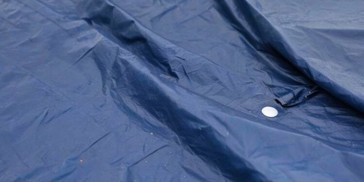 Zeltplane reparieren (NF)