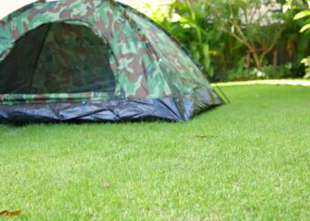 Tarnzelt (depositphotos.com)