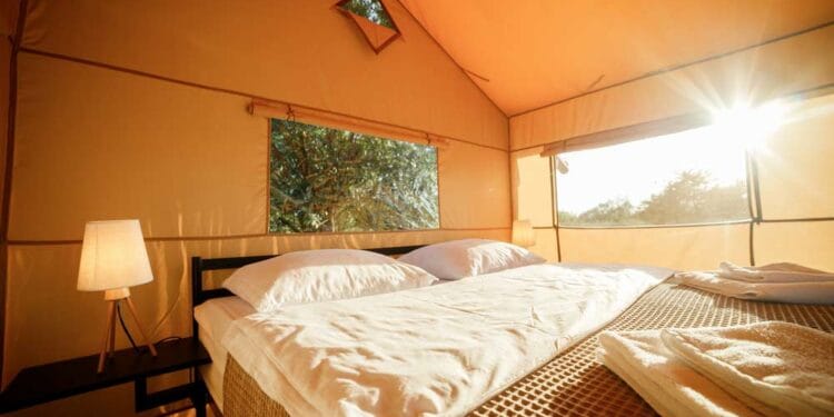 Glamping Zelte (depositphotos.com)